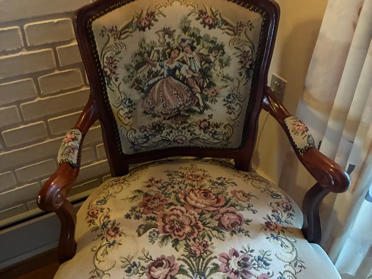 Billede 2 - Rokokko armchairs med broderi og sidebord