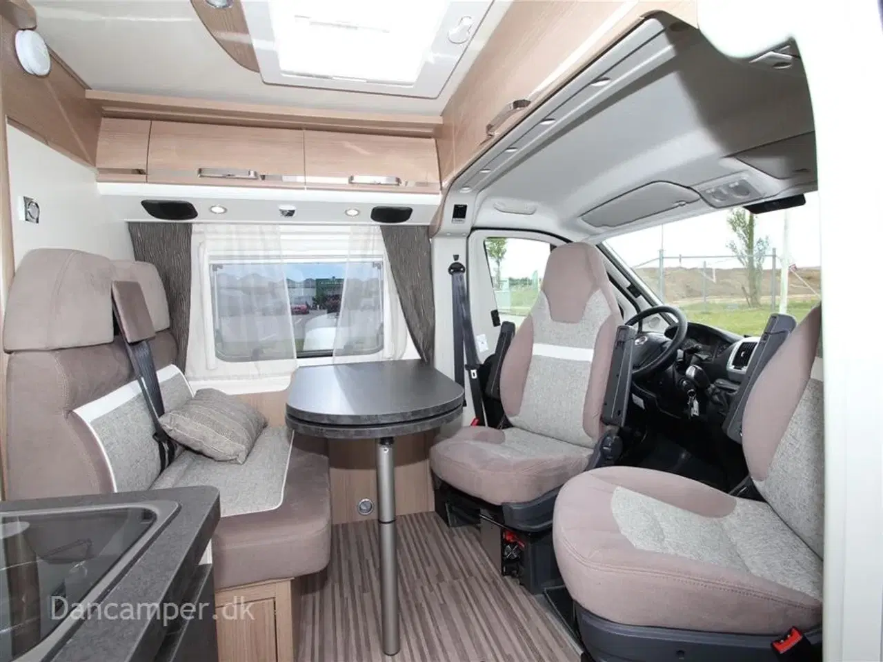 Billede 10 - 2019 - Carthago van 640 LE Chaming Carthago Charming, Luksusvan godt udstyret - Enkeltsengsmodel. 150Hk Automatgear - Solcelle - inverter mm.