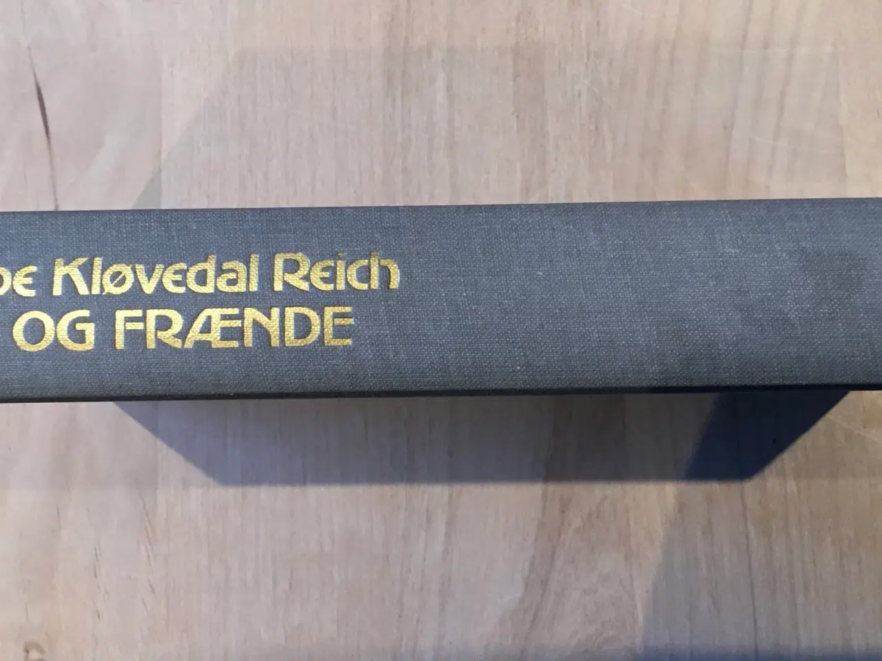 Billede 1 - Fæ og frænde af Ebbe Kløvedal Reich