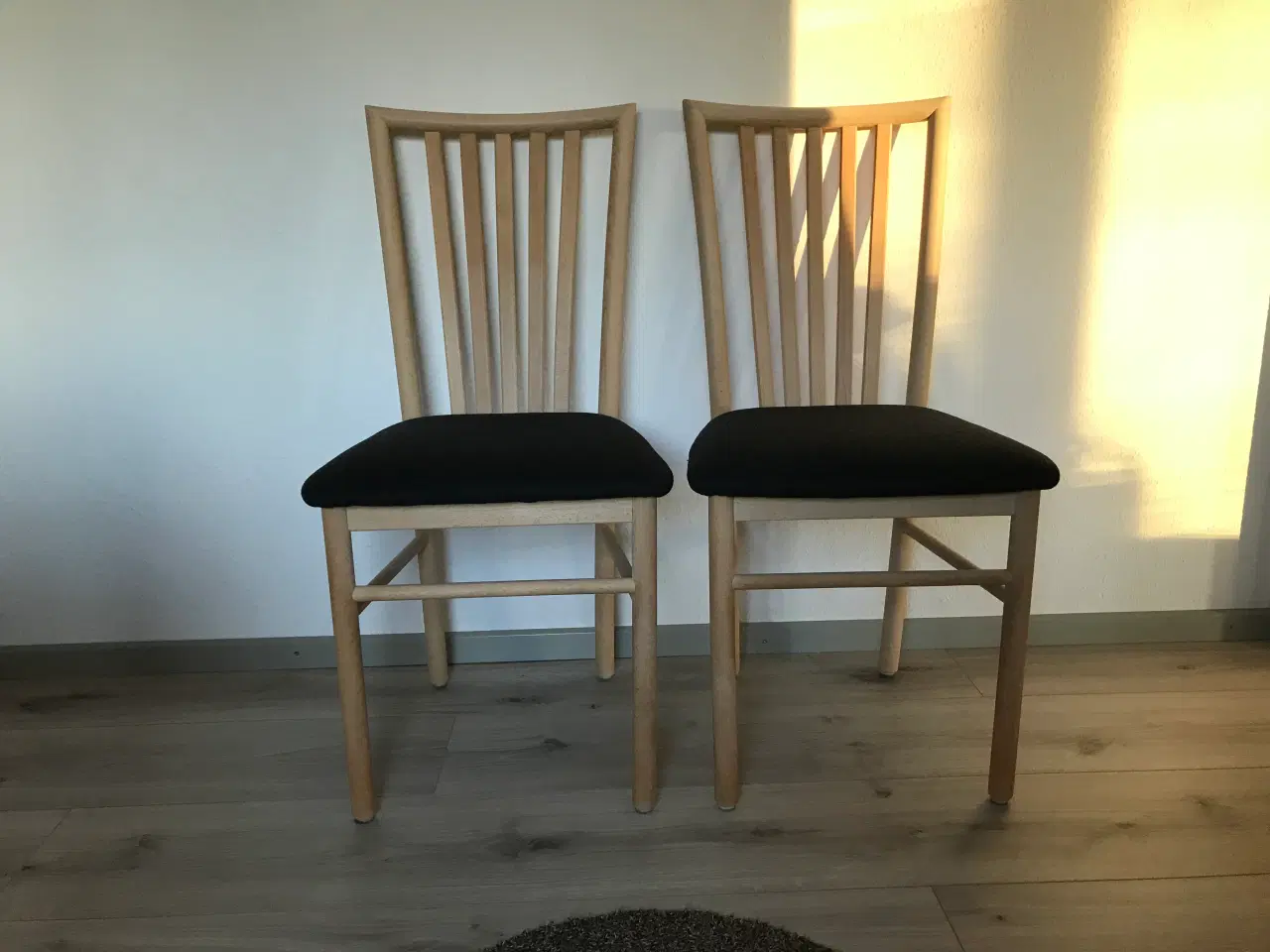 Billede 1 - 4 spisebordstole i sæbe bøg