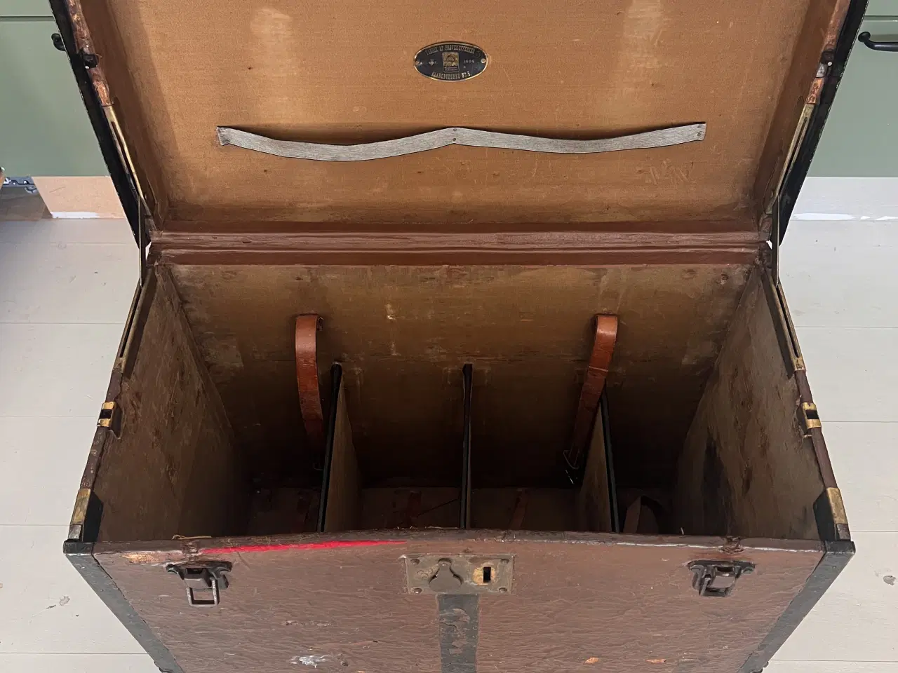 Billede 3 - Antik kuffert til at sælge vare fra