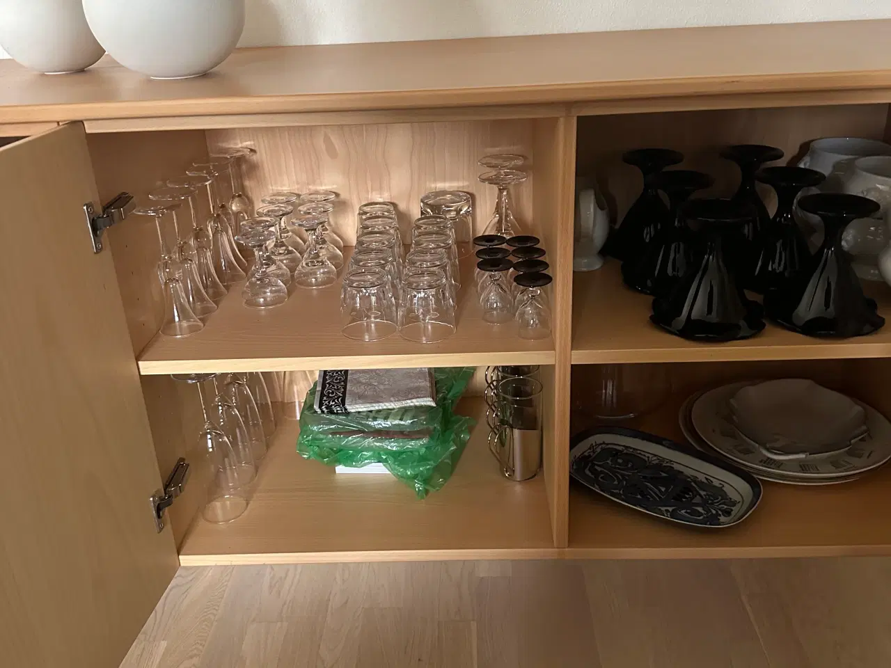 Billede 1 - Skænk væghængt/skab