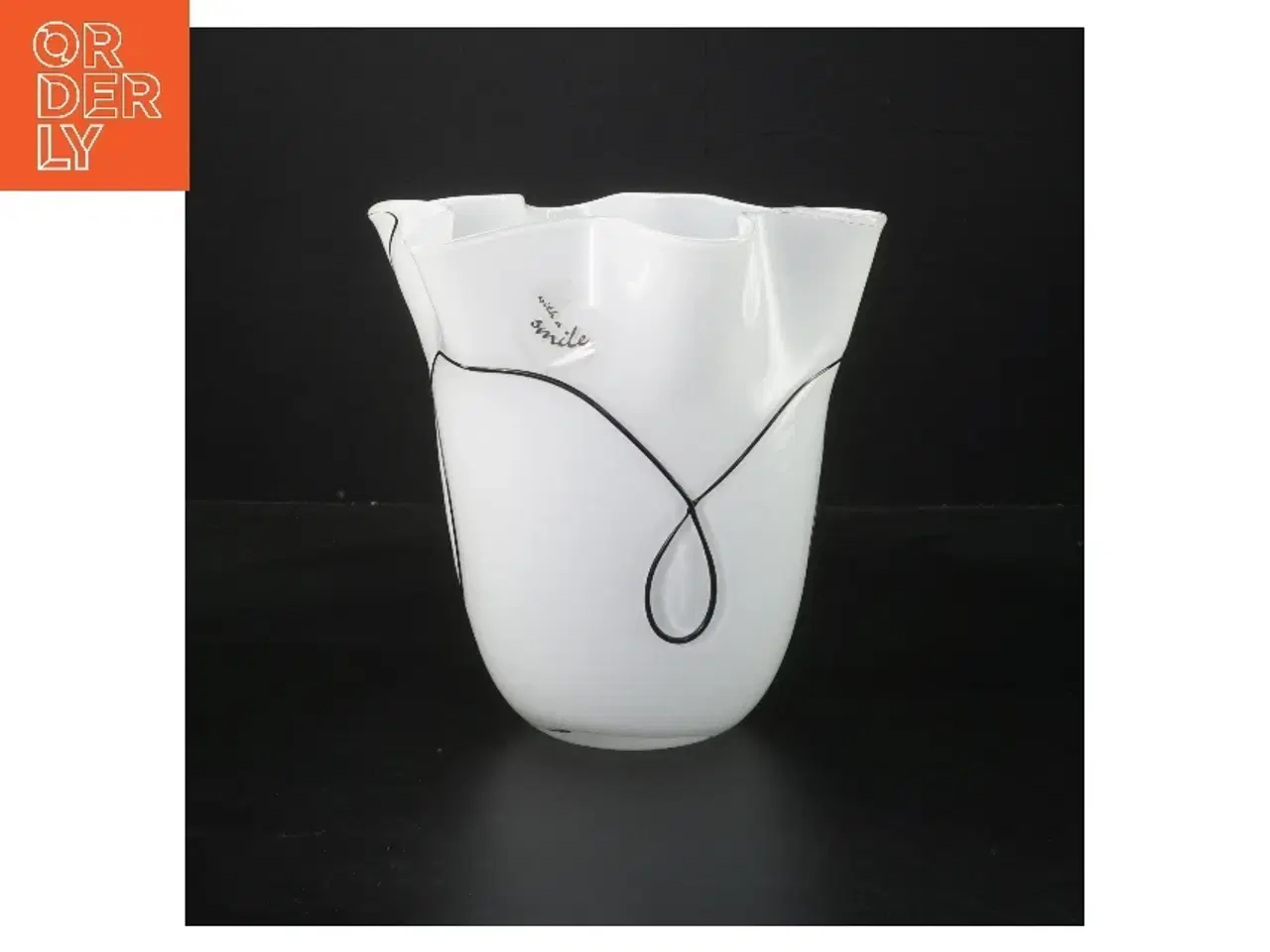Billede 1 - Elegant hvid vase (str. 18x18 cm)