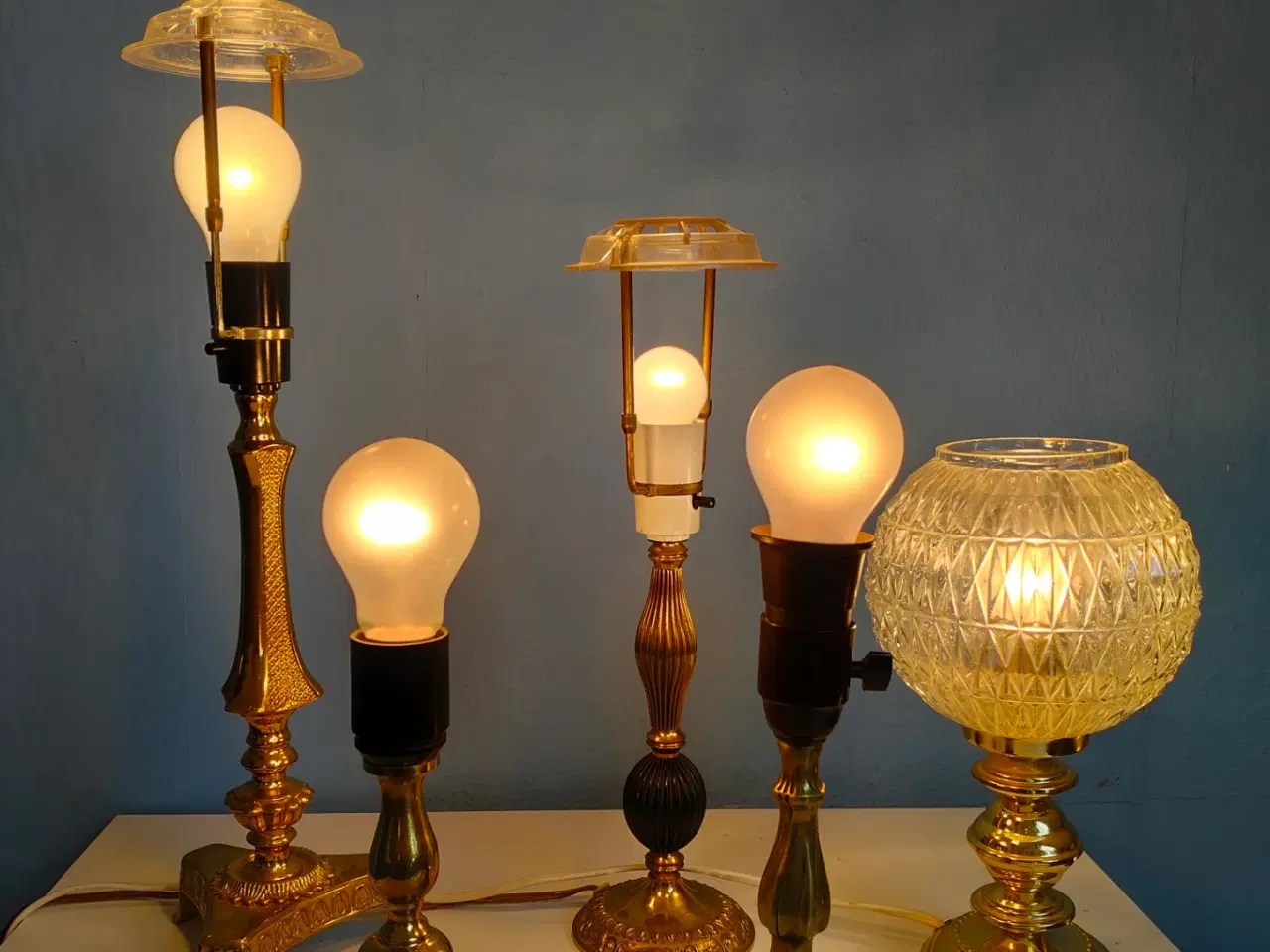 Billede 1 - Smukke vintage lamper med gylden fod.