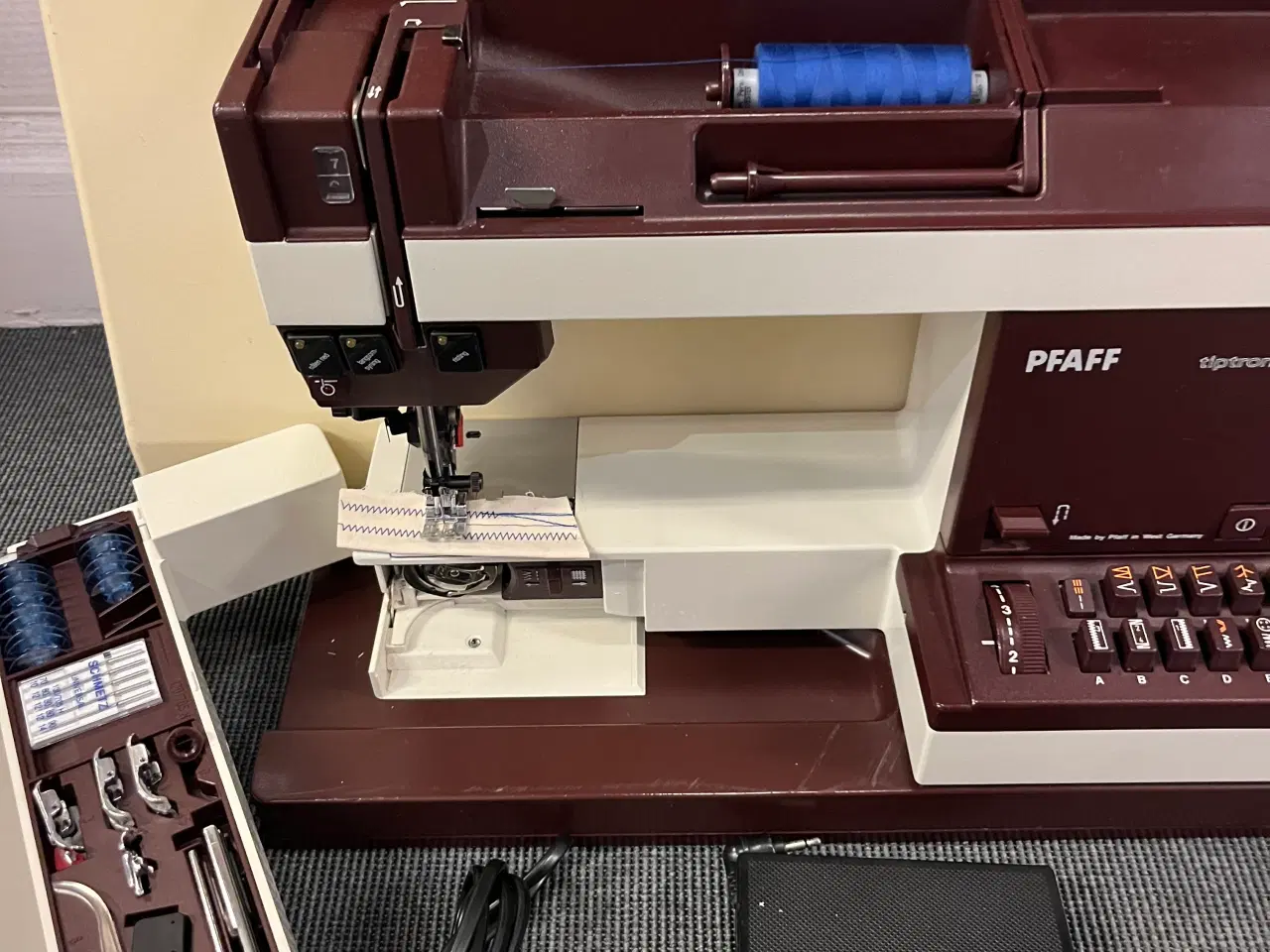 Billede 2 - Pfaff 1071 med indbygget overtranspotør.