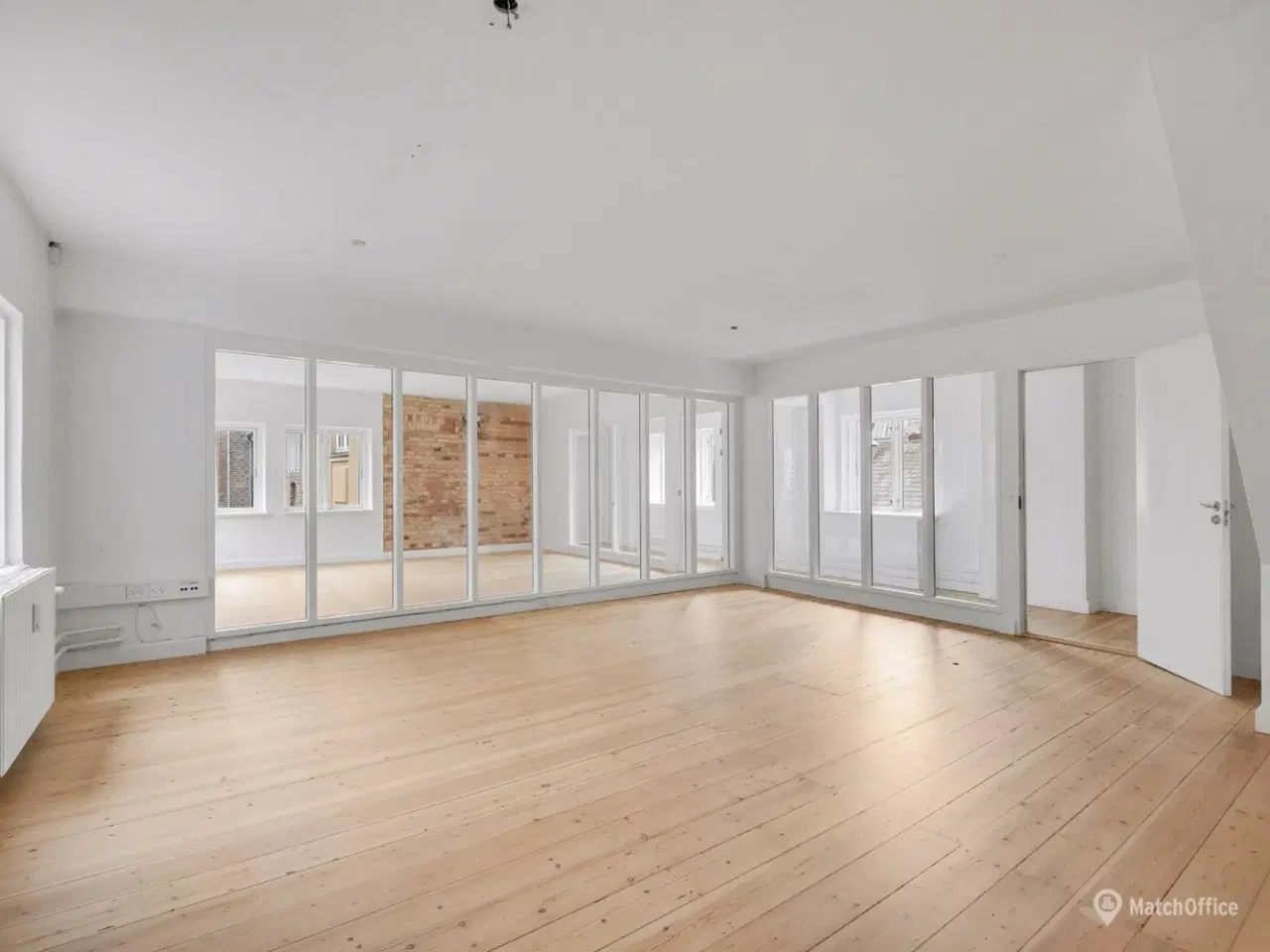 Billede 2 - Stemningsfuldt kontorlejemål i Elvirasminde