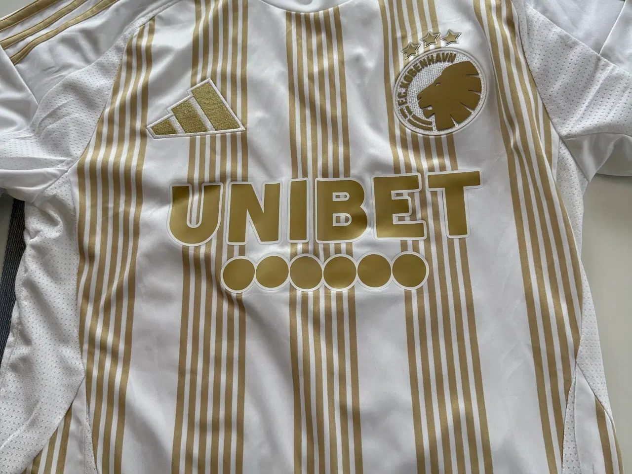 Billede 4 - FCK guldtrøje xs