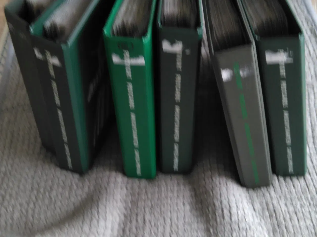 Billede 2 - Postkortmapper. 6 postkortmapper med 50 plasticlom