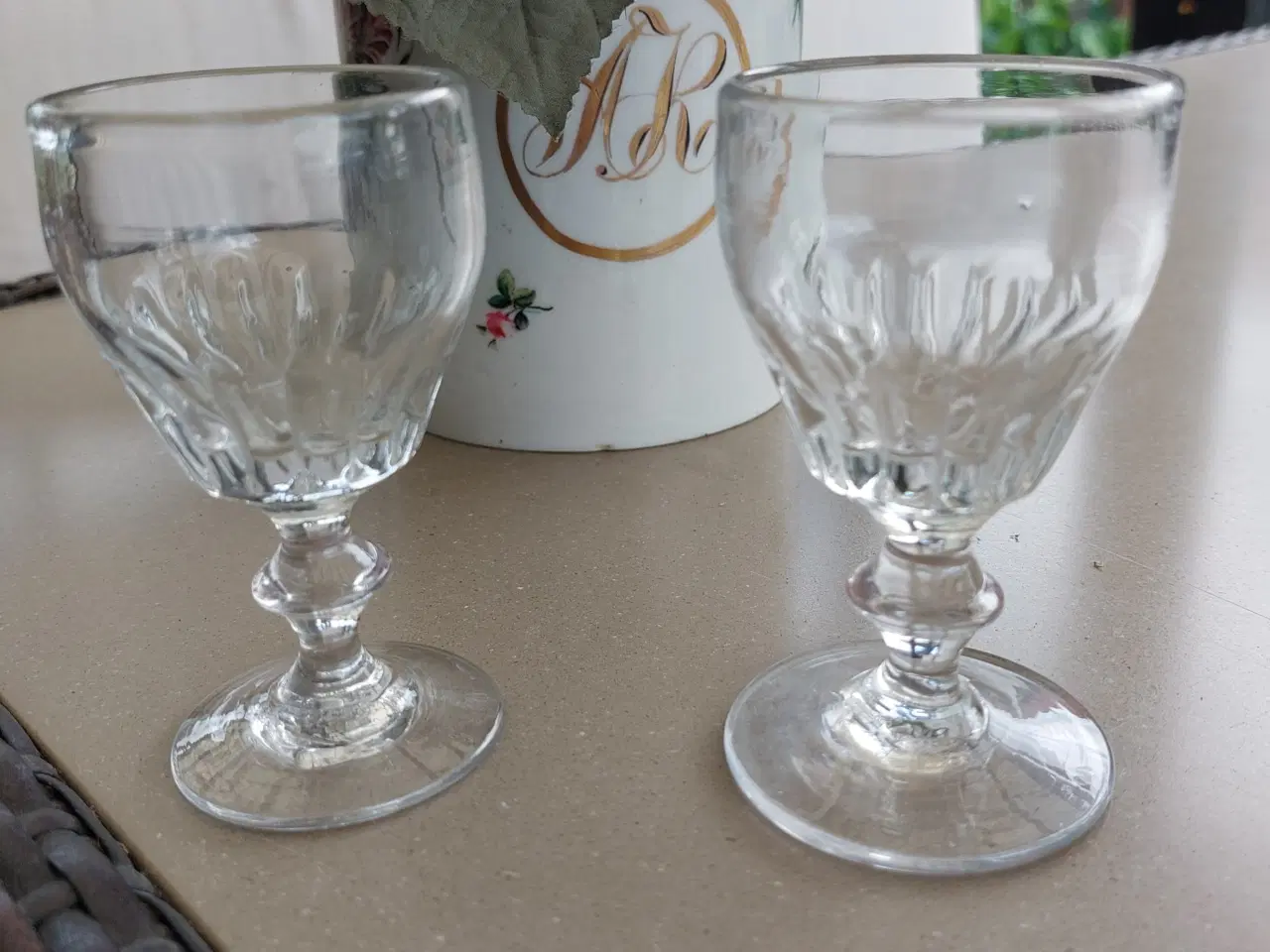 Billede 1 - CONRADSMINDE - snapseglas ca. år 1850 - riflede 