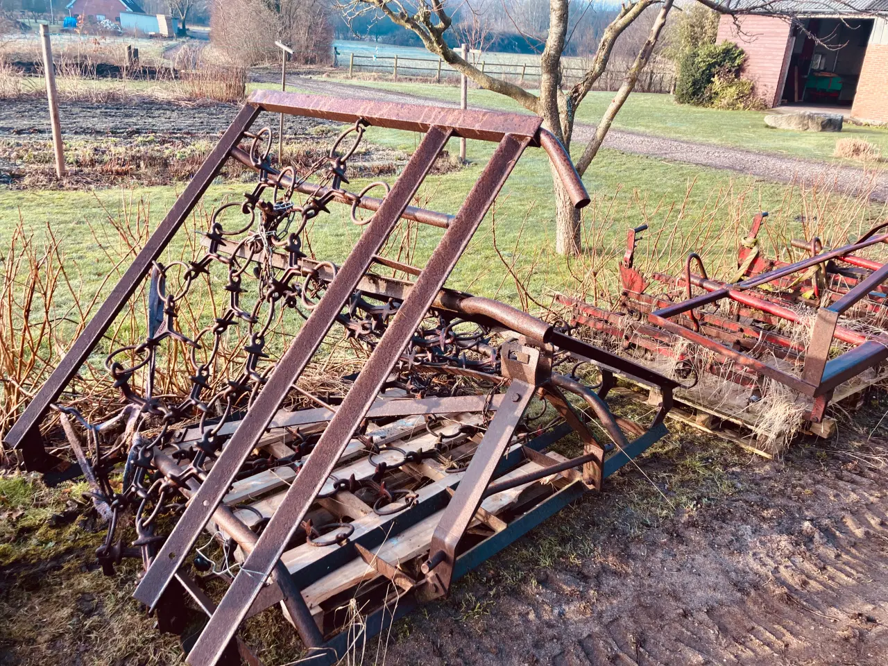 Billede 1 - Græs marks jævner lidt defekt