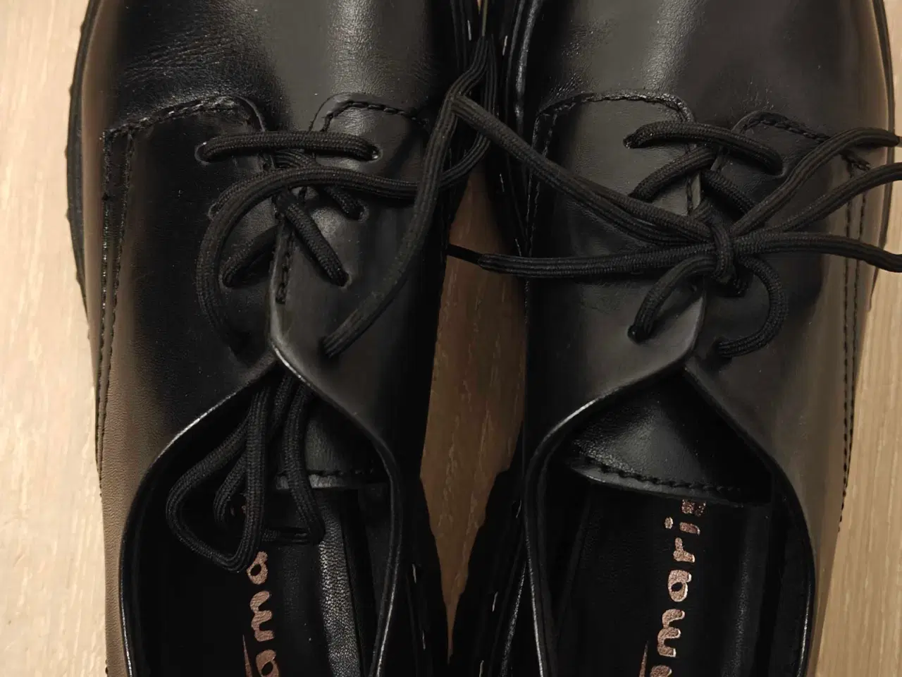 Billede 1 - Sporty snøresko