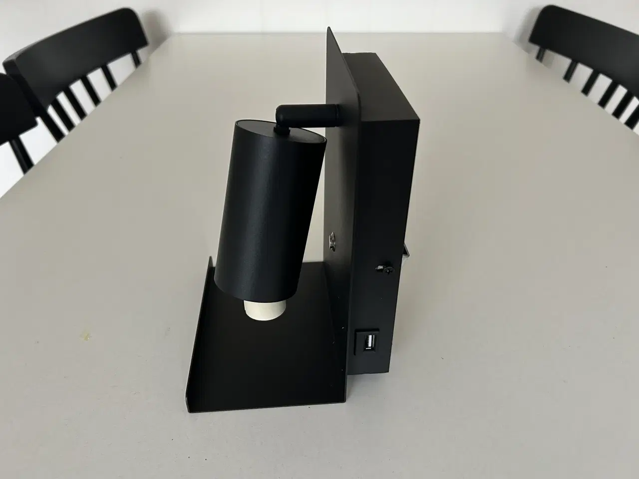 Billede 2 - Væglamper med usb og hylde