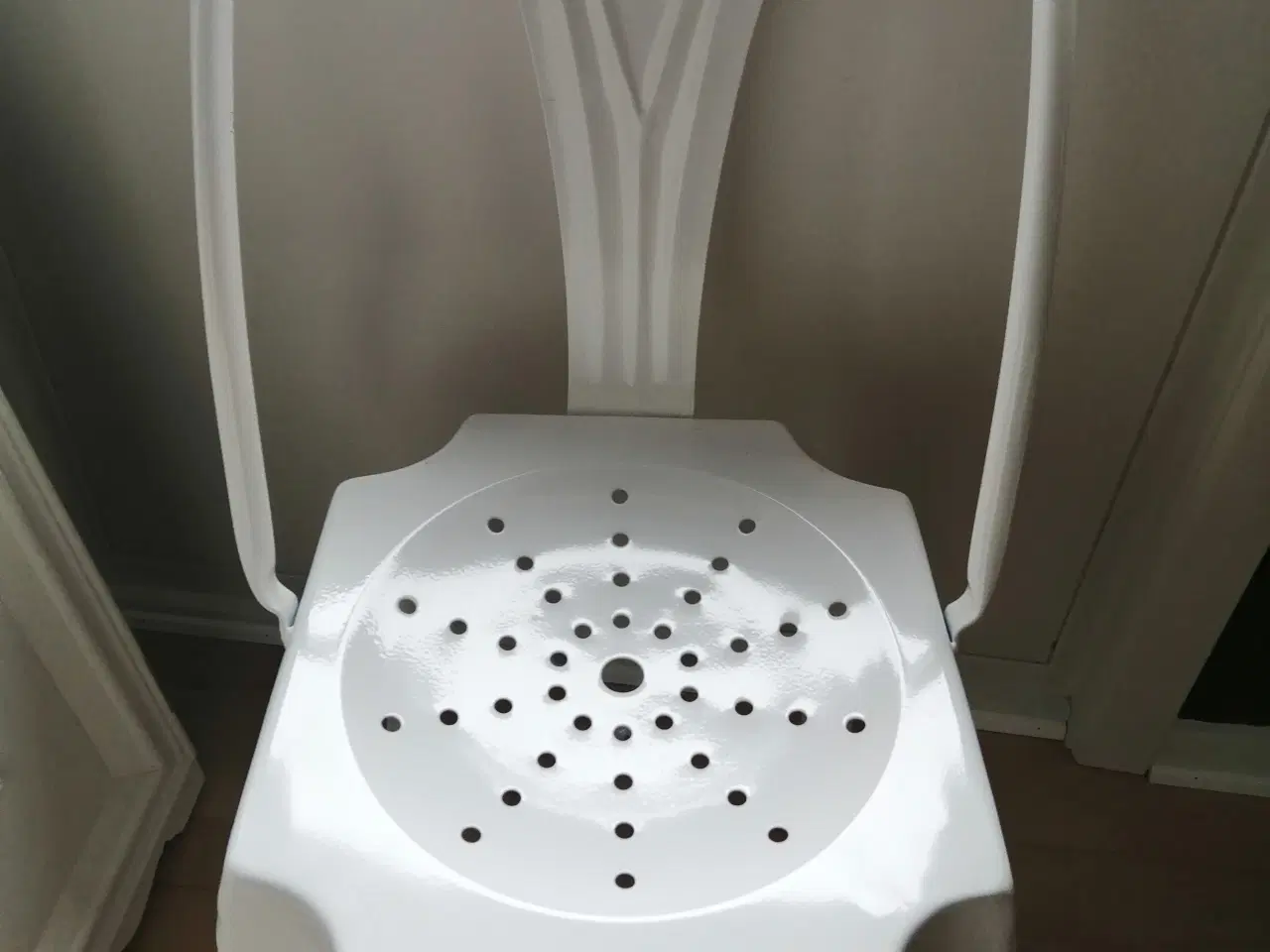 Billede 3 - JERN STOL I HVID 