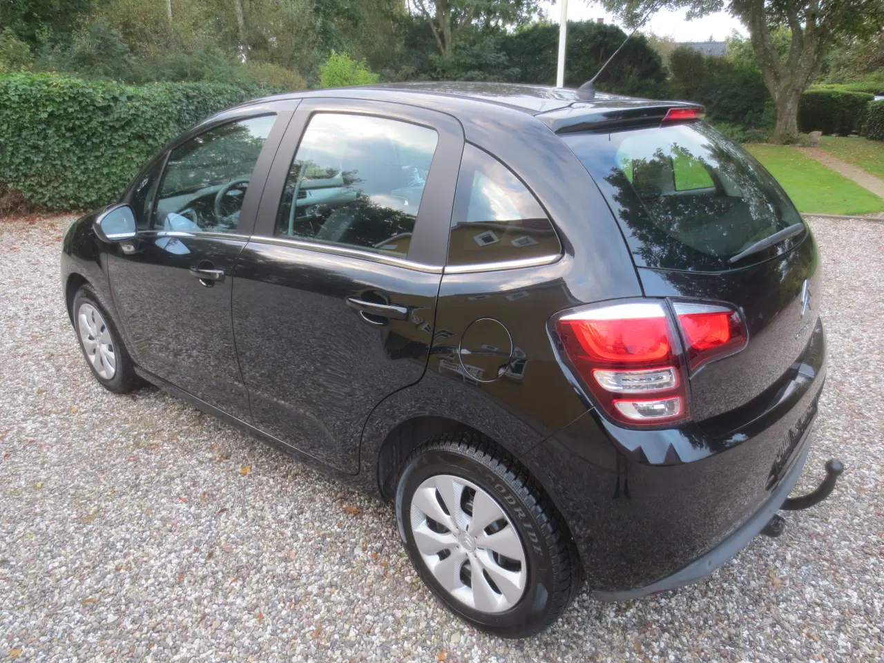 Billede 10 - Citroen C 3 1.2 i 82 Hk År 2016. Nysynet.