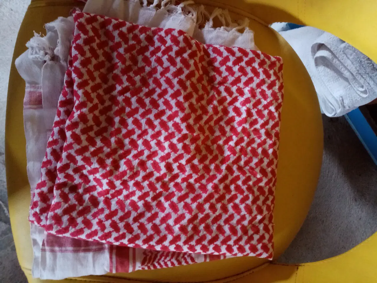 Billede 15 - Forskellige bælter og tørklæder pr stk fra 5 kr