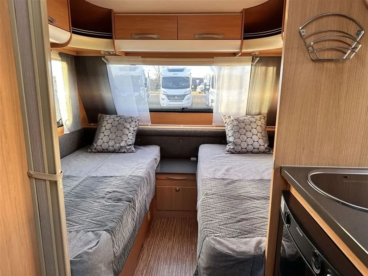 Billede 7 - 2011 - Adria Adora 472 LU   Meget let enkeltsengs vogn