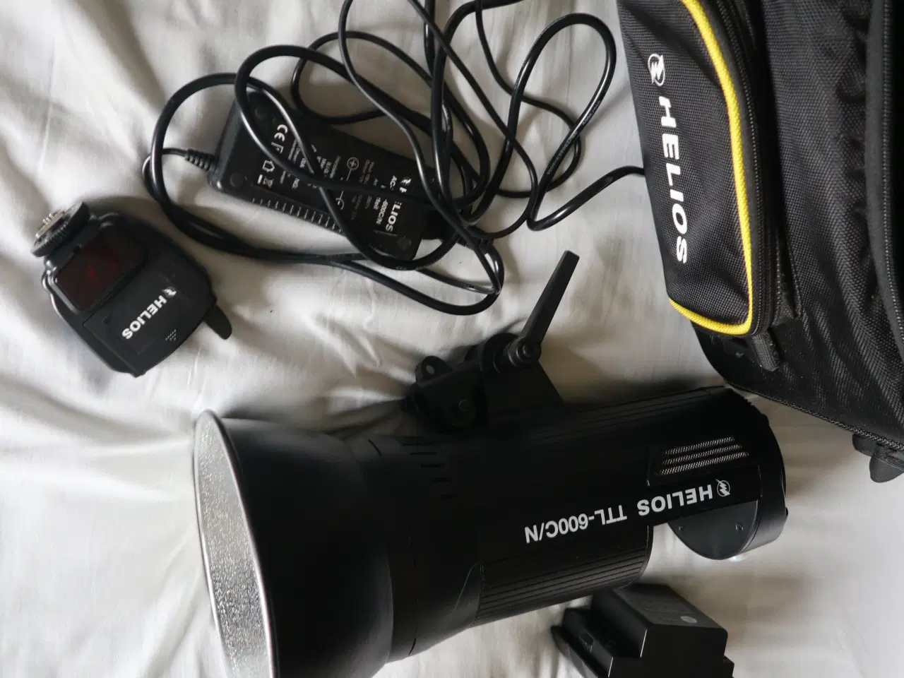 Billede 5 - Bærbar Helios 6100 TTL flash anlæg på batteri