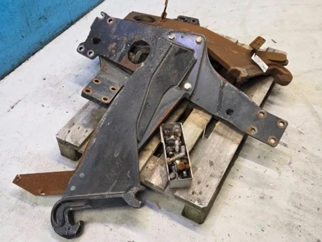 Billede 2 - New Holland T6 Frontlæsse Beslag 47714850