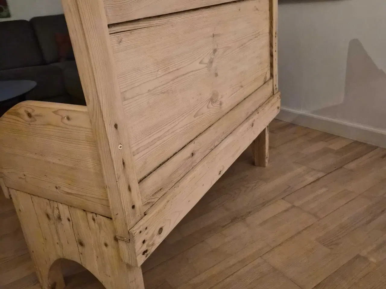 Billede 3 - Gammel afsyret bænk 