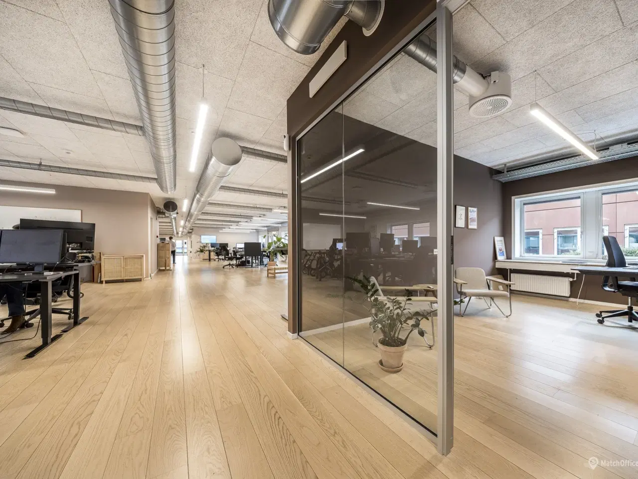 Billede 2 - 1.045 m² kontor med direkte udgang til gårdhave