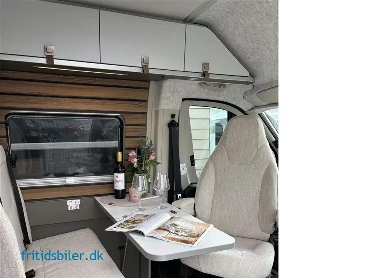 Billede 8 - 2024 - Hymer Yellowstone 140 Hk   Hymer Yellowstone 140 Hk en flot og pæn campervan med langsgående senge på næsten 200 cm