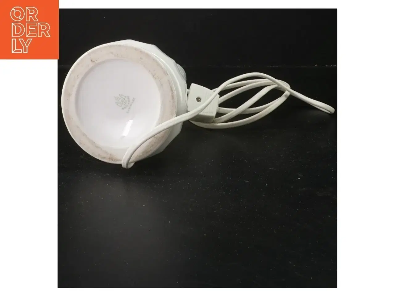 Billede 2 - Hvid bordlampe fra Bing Og Grøndal (str. 27 cm)