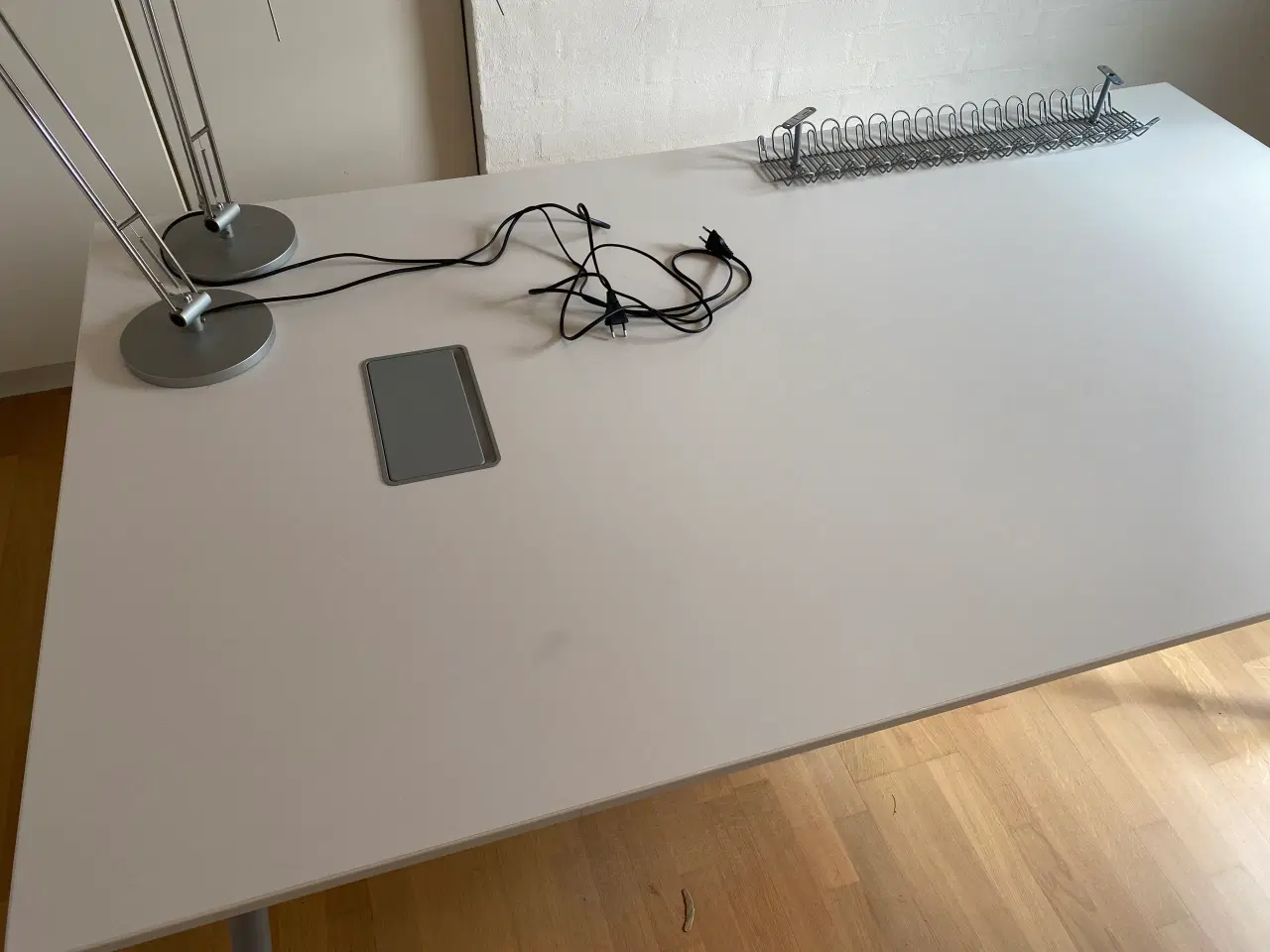 Billede 2 - Konference-/skrivebord - hvid/stål