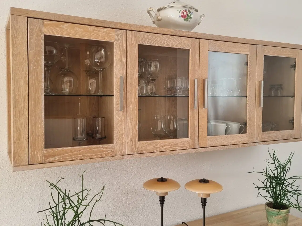 Billede 1 - Skænk m/ Vitrine - Hvidpigmenteret eg Massiv