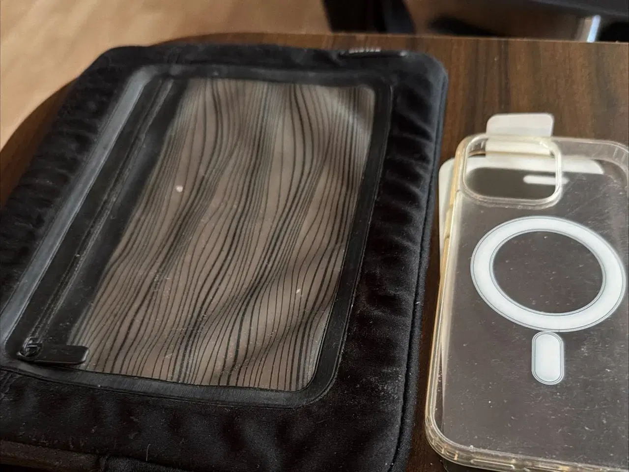 Billede 1 - iPhone 14 Pro Max fremstår som ny. + diverse udsty