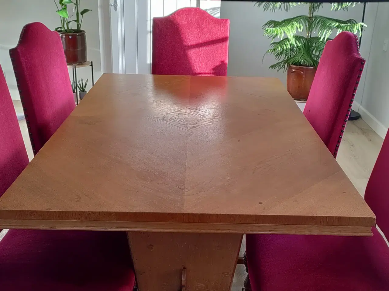 Billede 4 - Spisebord med 8 stole