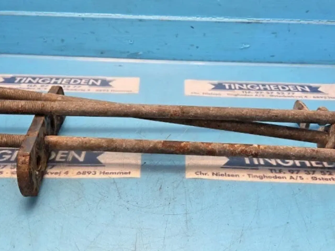 Billede 7 - New Holland 8340 Frontvægt Pin Sæt 801777536