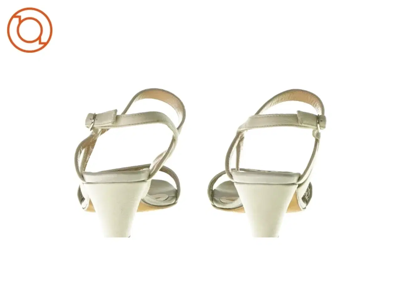 Billede 4 - Sandal med hæl fra Isabell (Str. 40)