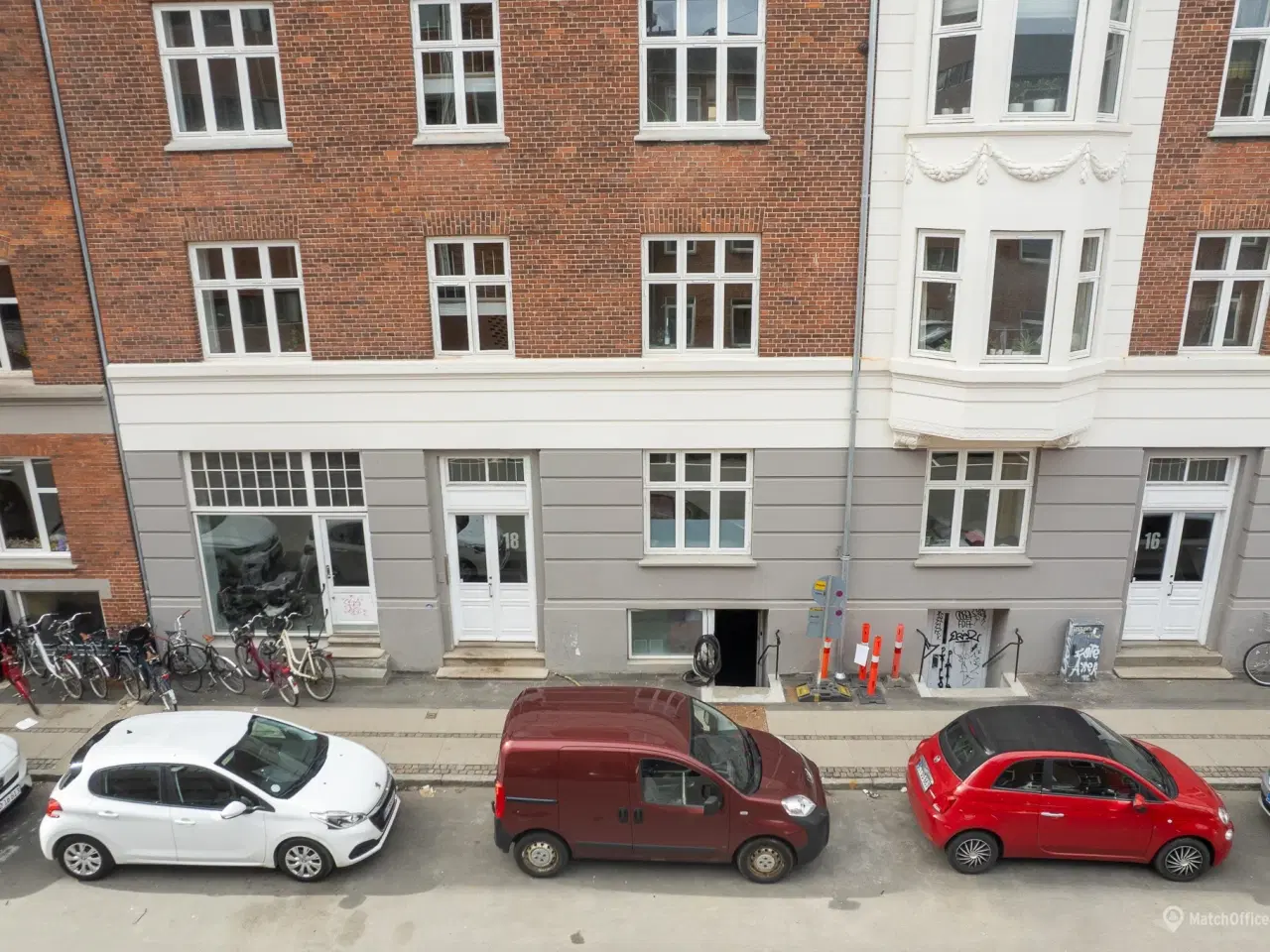 Billede 8 - SÆLGES: Regulær erhvervsandel i kælder – ideel til lager. pluklager eller hobby på Esromgade