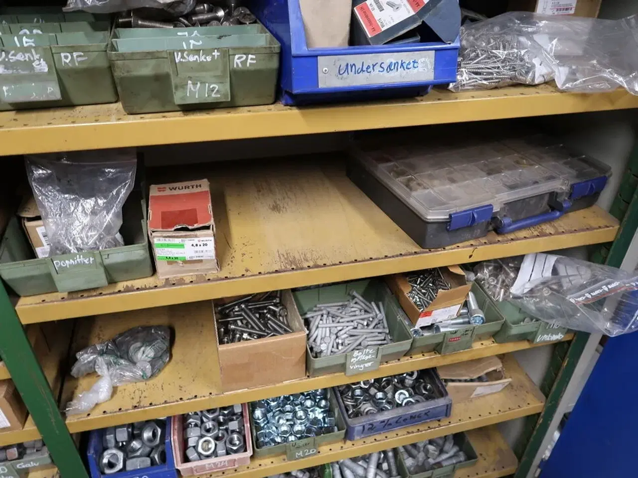 Billede 8 - 2 fag lagerreoler med div. Bolte (svejseslanger medfølger ikke)