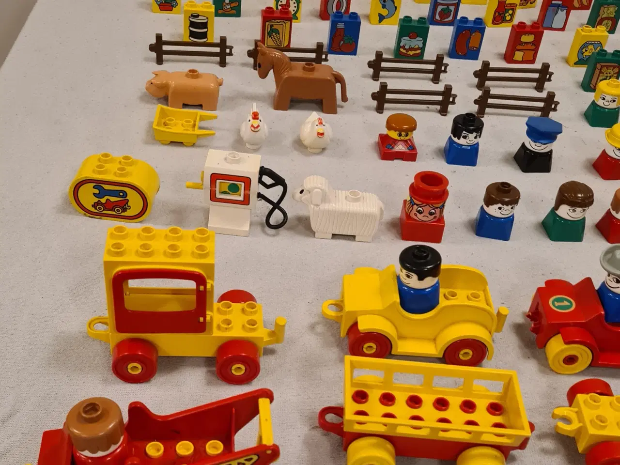 Billede 3 - LEGO DUPLO byggesæt med tog og figurer