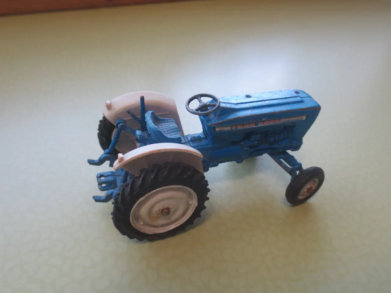 Billede 3 - 1 stk Ford 5000 -6600 og MF 595 - rundballepresser