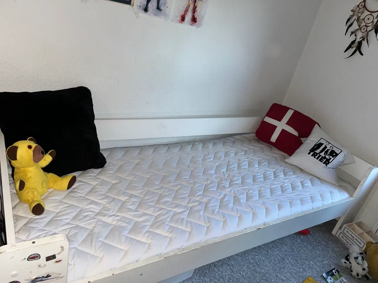 Billede 1 - Seng inkl. madras