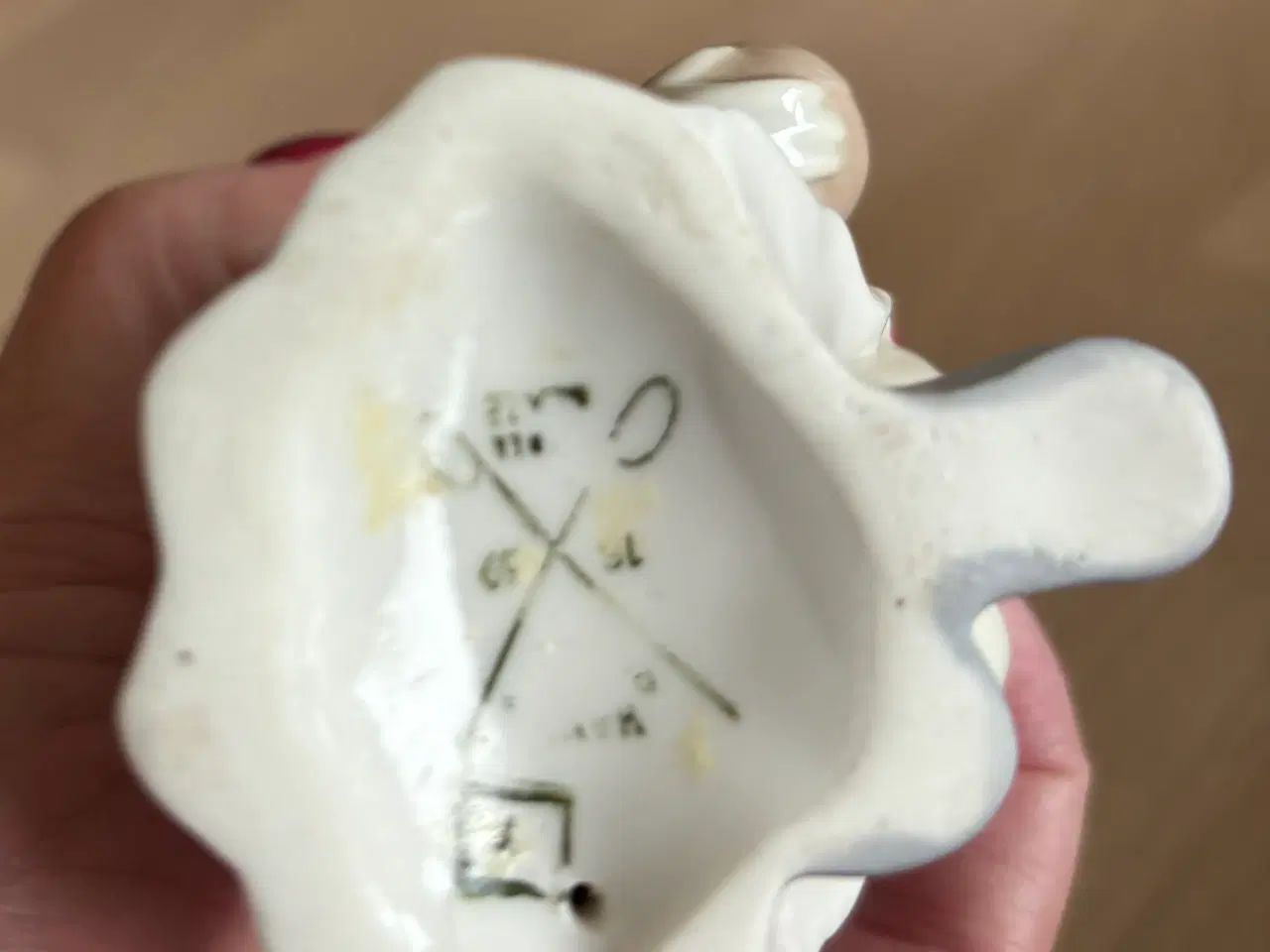 Billede 3 - Pige med bold