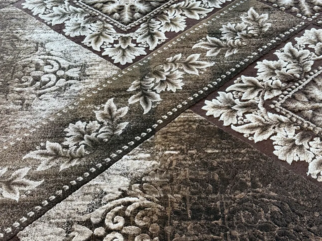 Billede 3 - 2 store bløde tæpper 200x290 cm /brun mønst