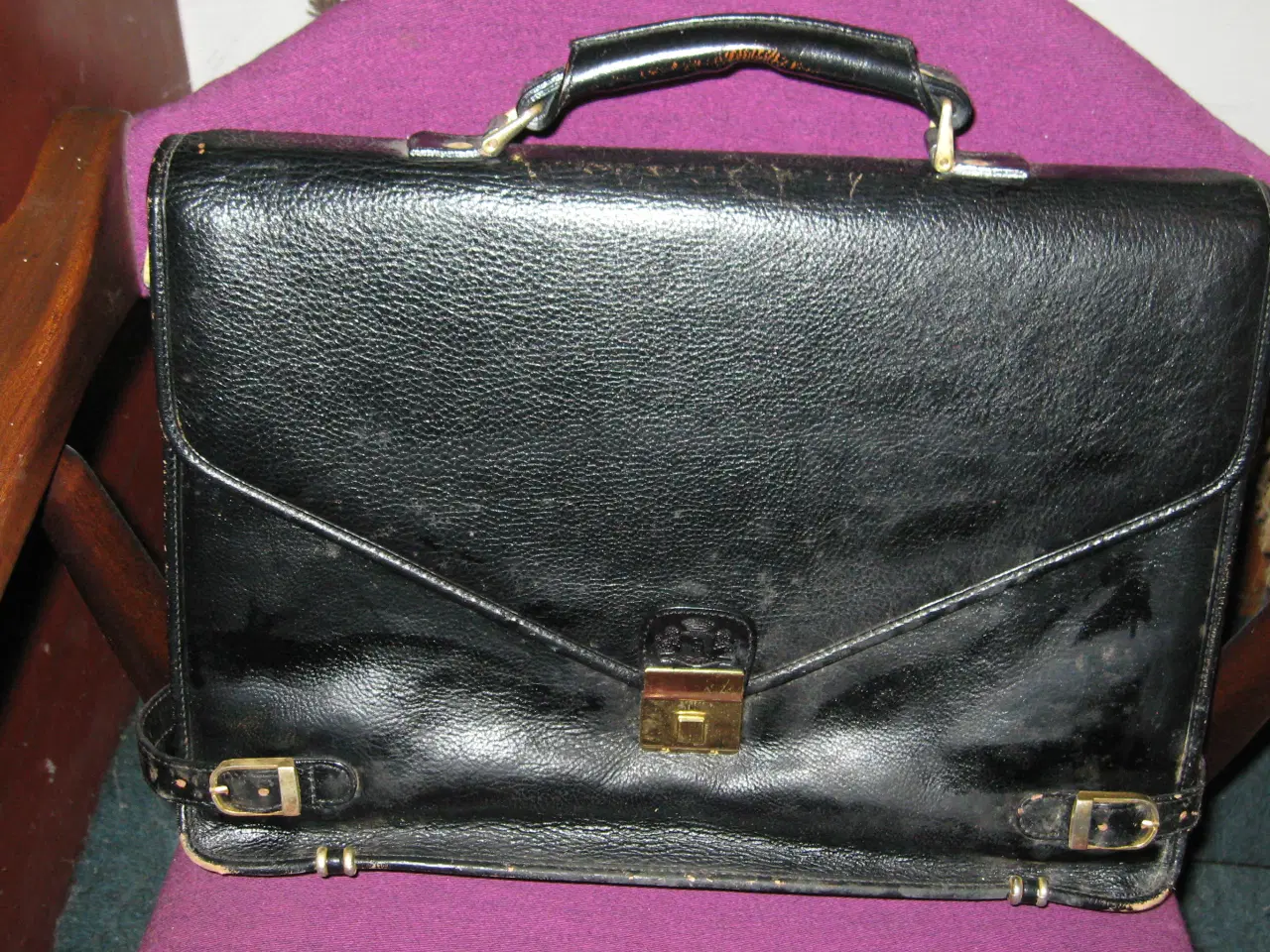 Billede 1 - Lækker håndholdt lædermappe