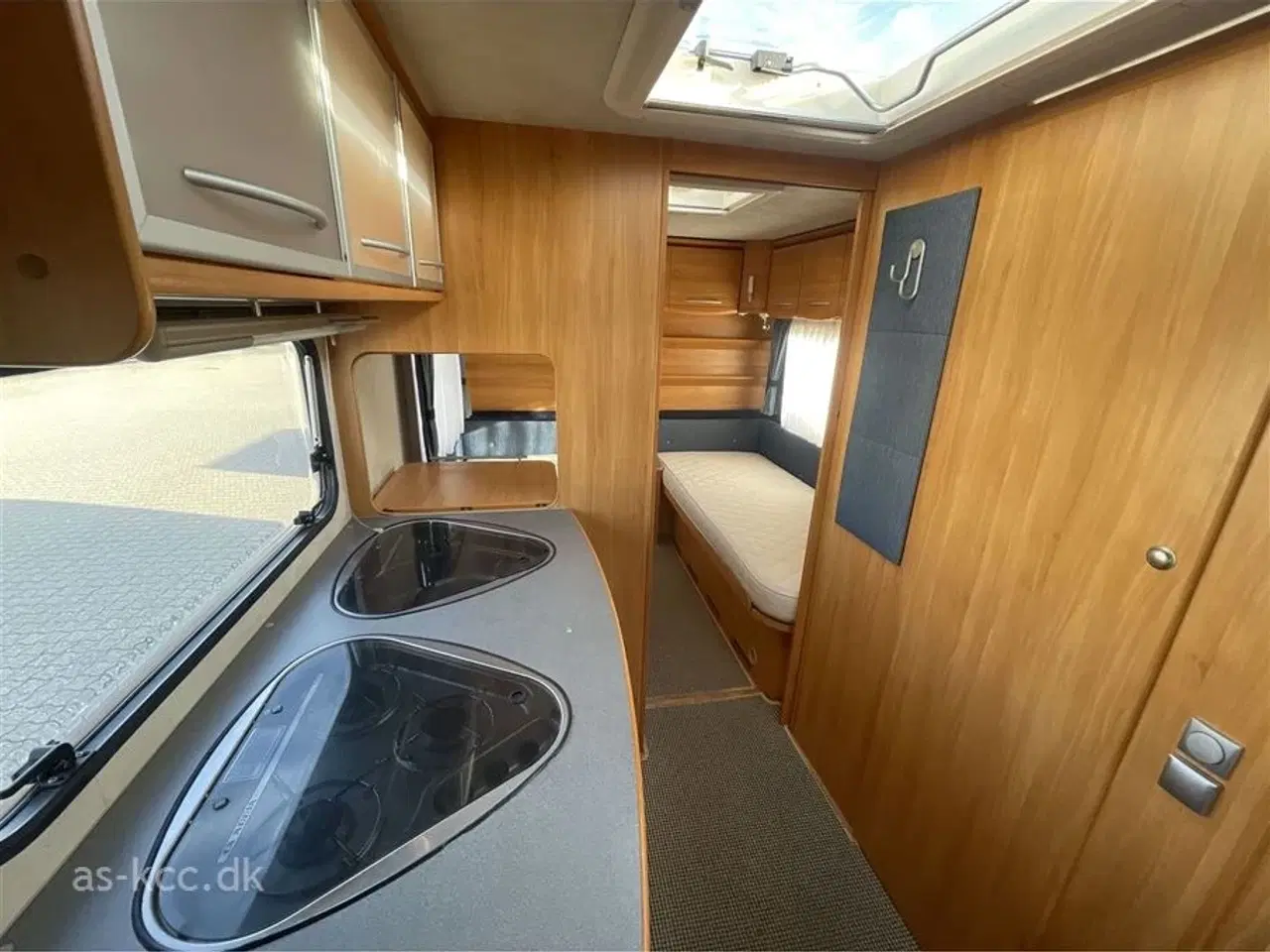 Billede 10 - 2006 - Adria Adora 512 UL   Adria Adora 512 UL.årg. 2006+ Markise og Mover 4 sovepladser, 5 siddepladser