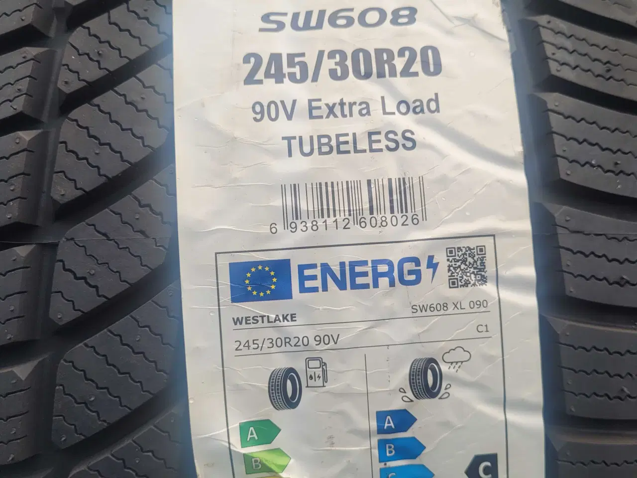 Billede 2 - 245 / 30 R 20