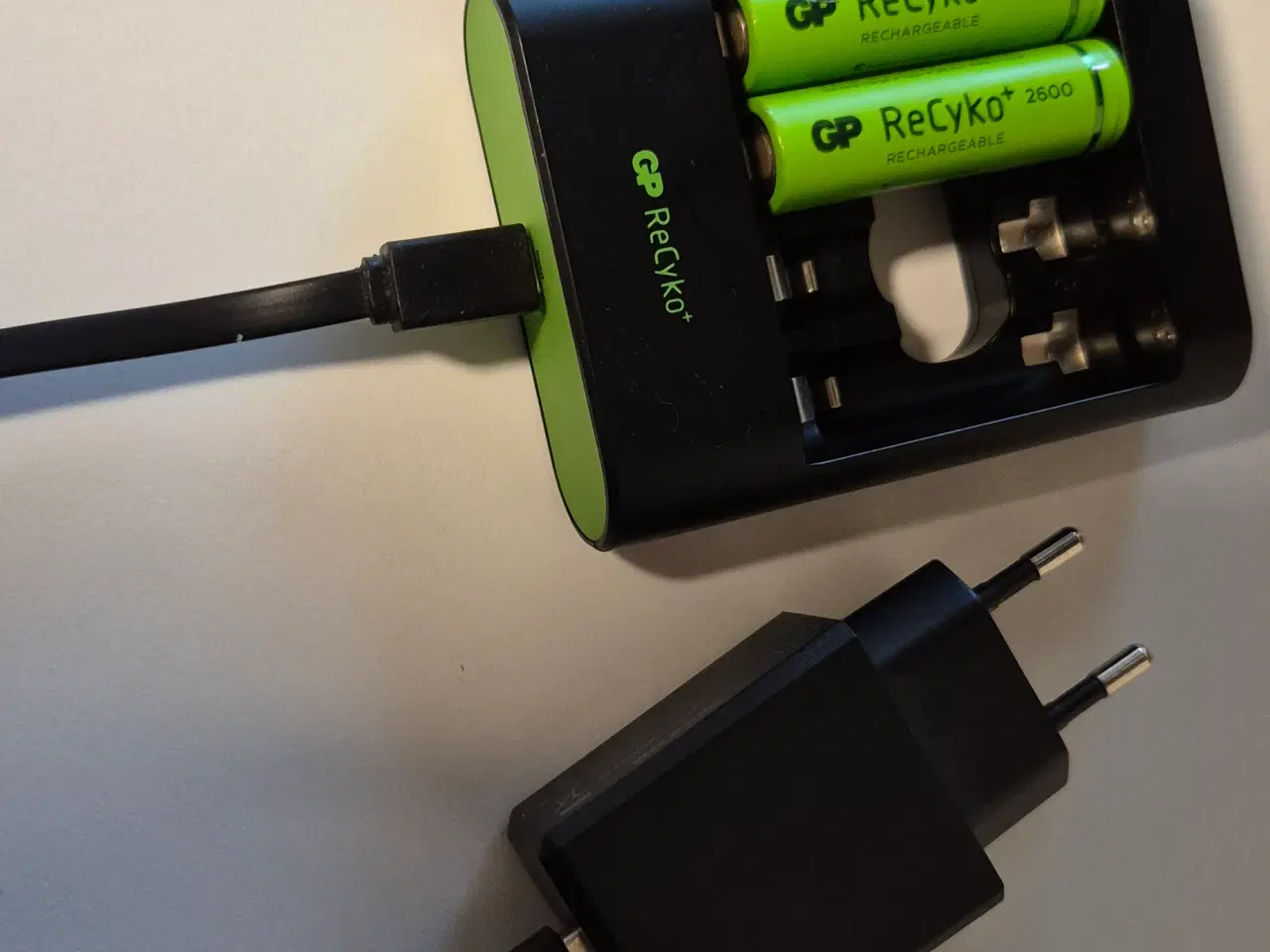 Billede 1 - GP ReCyko Batteri lader, USB