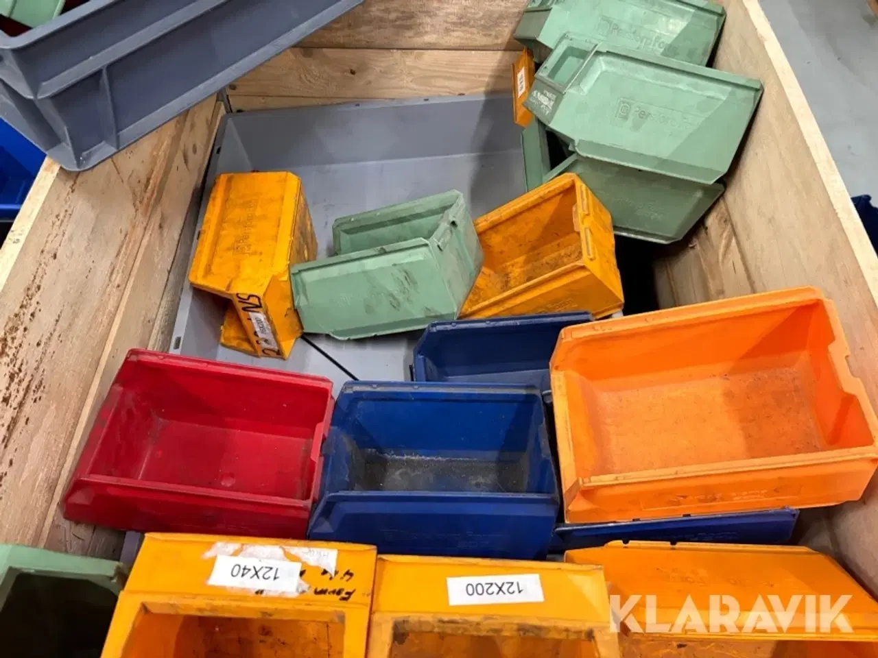 Billede 10 - Stort lot plastik kasser til opbevaring 5 paller