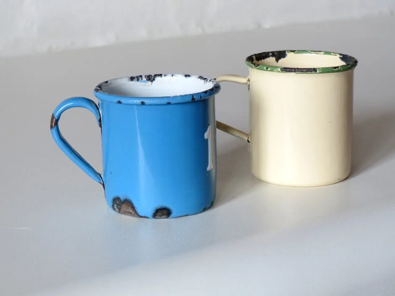 Billede 6 - Emaljerede målebægre, blå og creme
