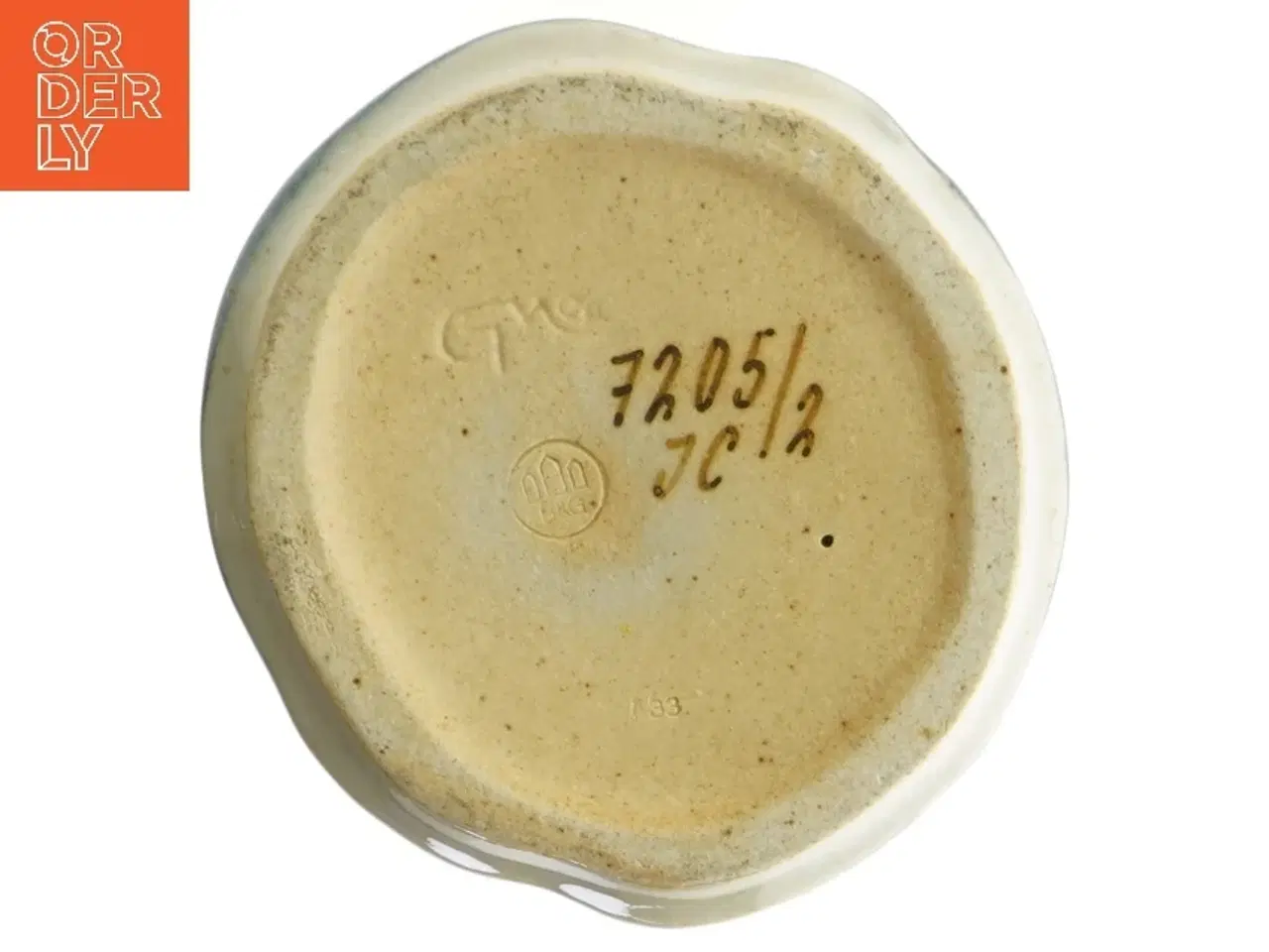 Billede 3 - Bing og Grøndahl Figur af Gudrun Meedom Bæch Pige i national dragt no 7205/2 fra B&G (str. 24 cm)