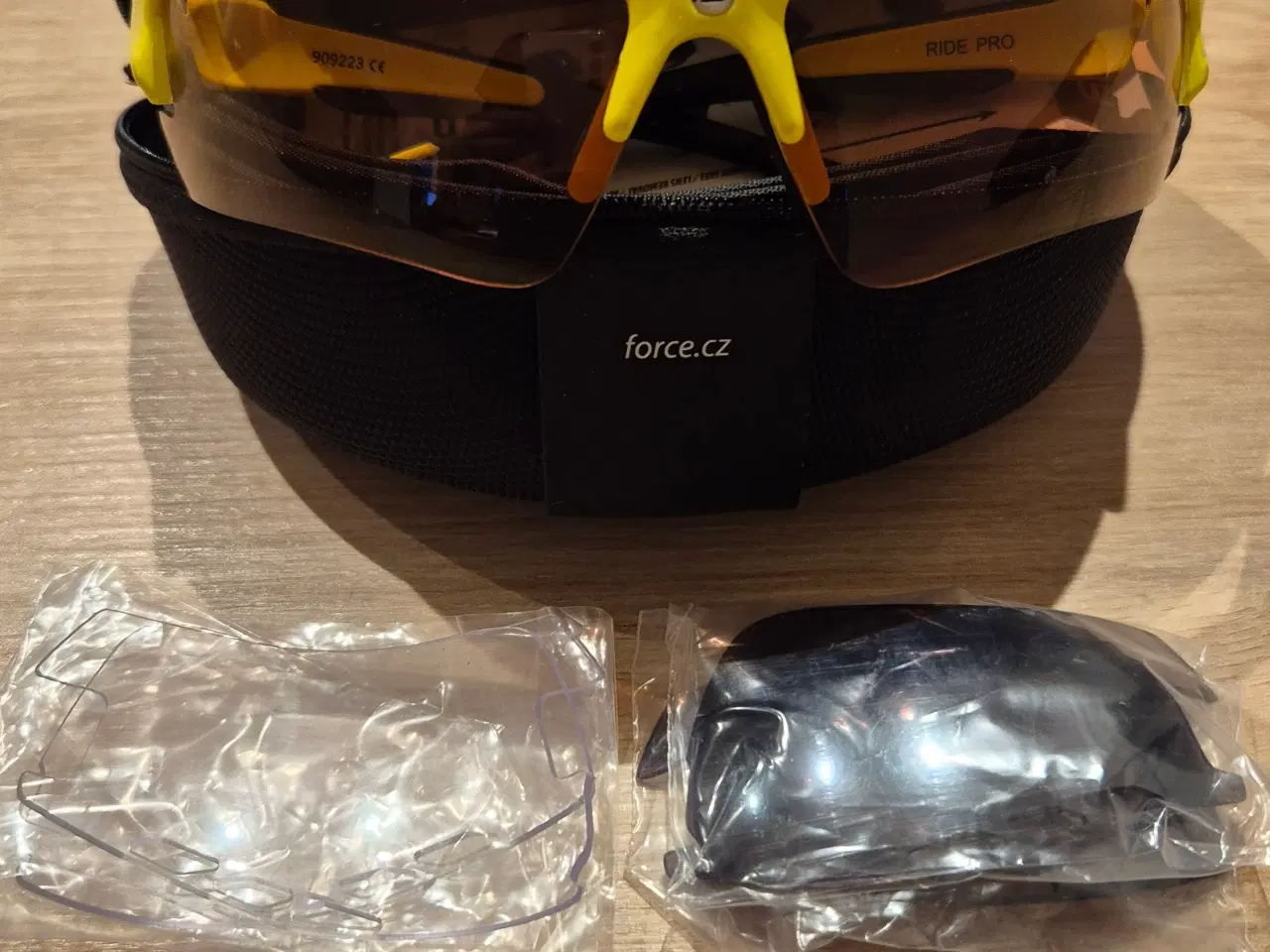 Billede 7 - Div cykeludstyr, sko mm.