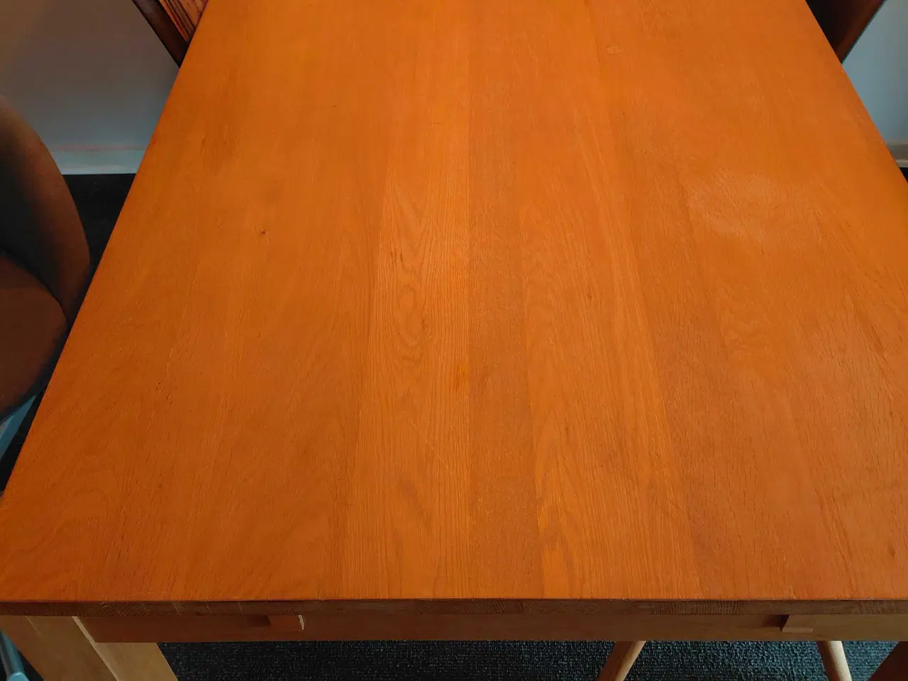 Billede 2 - Spisebord der er solidt 