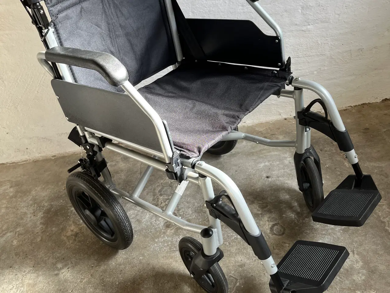 Billede 5 - Letvægtskørestol i aluminium.