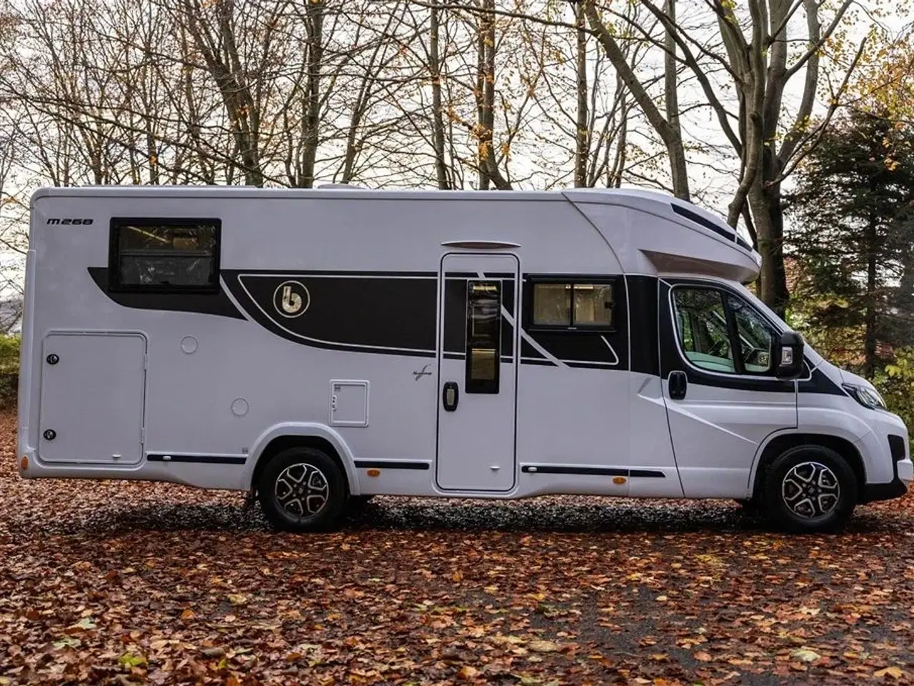 Billede 38 - 2026 - Benimar Mileo 268   Skandinavisk design og komfort året rundt